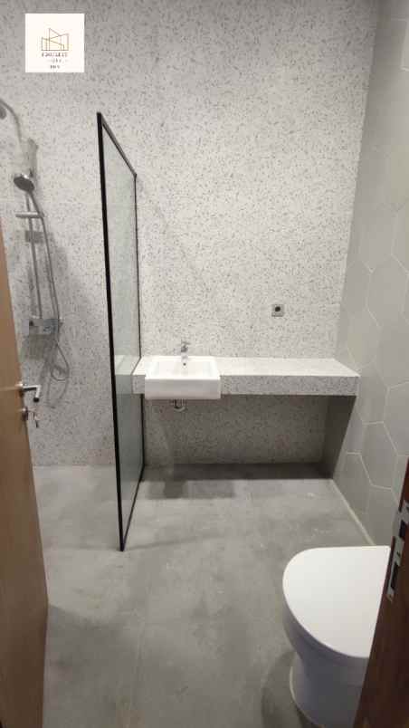 dijual rumah jl cigadung dago