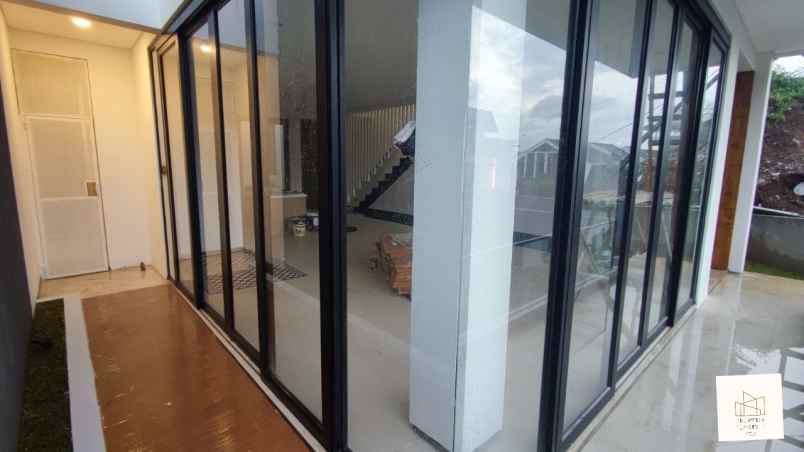 dijual rumah jl cigadung dago