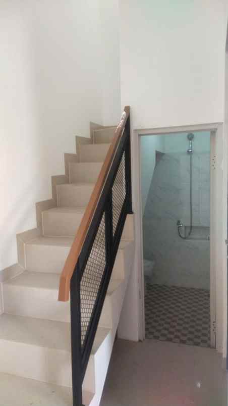 dijual rumah jl cijamil
