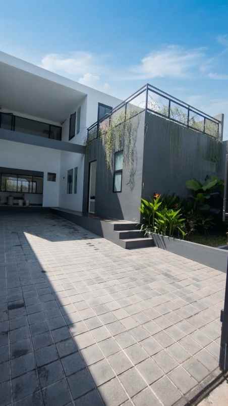 dijual rumah jl dago bandung utara