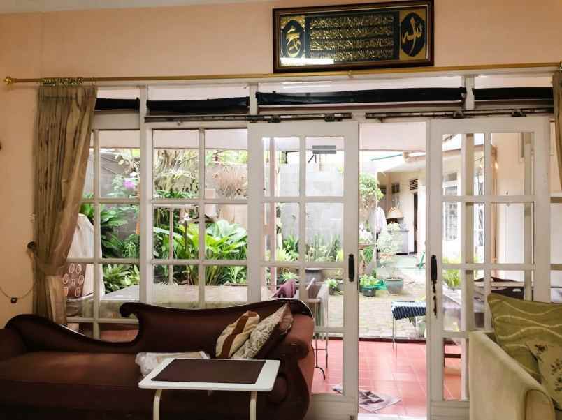 dijual rumah jl guntursari turangga