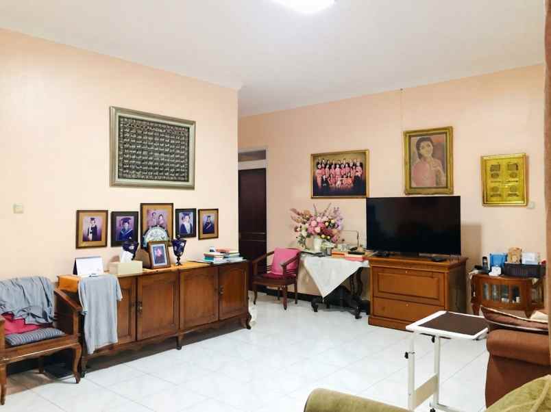 dijual rumah jl guntursari turangga