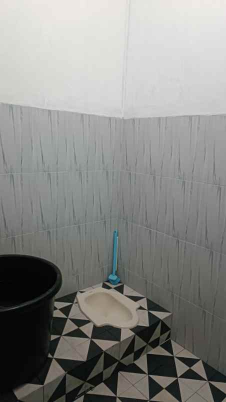 dijual rumah jl karya 4