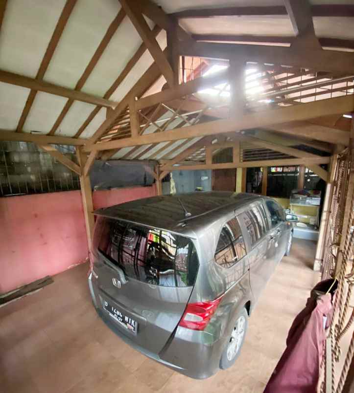 dijual rumah jl kayu putih no 11 rt 04