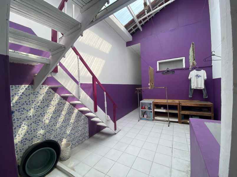 dijual rumah jl keputih gg makam blok b