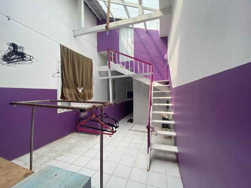 dijual rumah jl keputih gg makam blok b