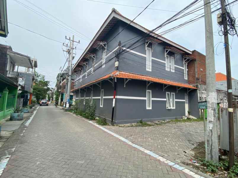 dijual rumah jl keputih gg makam blok b