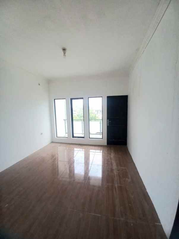 dijual rumah jl penggilingan cakung