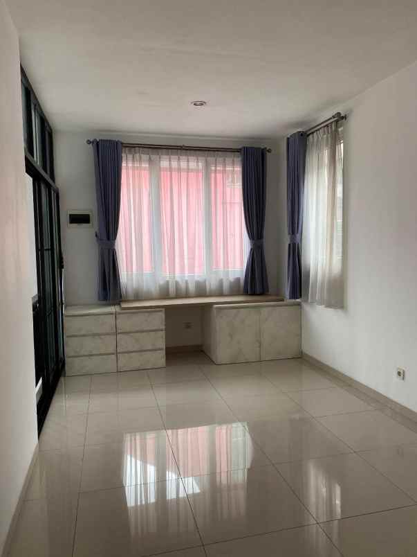 dijual rumah jl raya alternatif cibubur