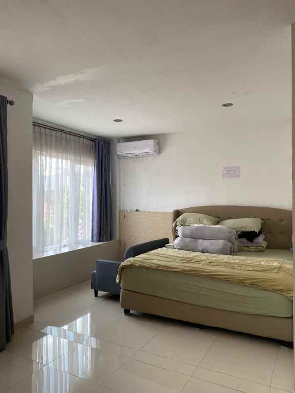 dijual rumah jl raya alternatif cibubur