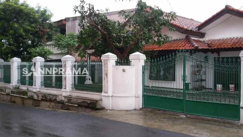 dijual rumah jl raya ceger
