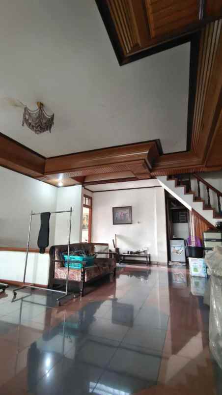 dijual rumah jl raya hankam
