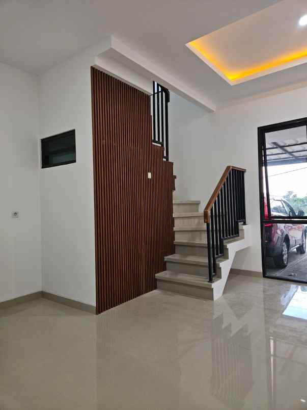dijual rumah jl raya sirojul munir jati