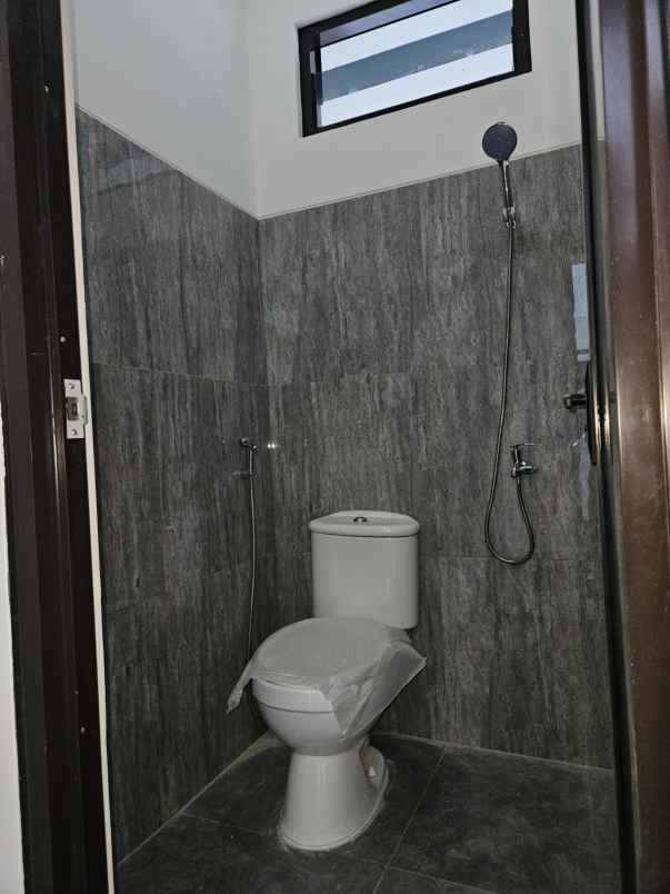 dijual rumah jl raya sirojul munir jati