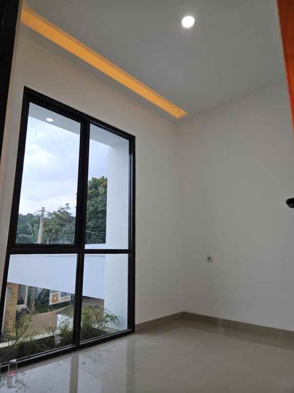 dijual rumah jl raya sirojul munir jati