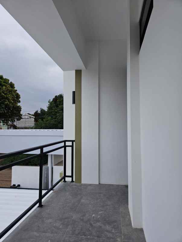 dijual rumah jl raya sirojul munir jati