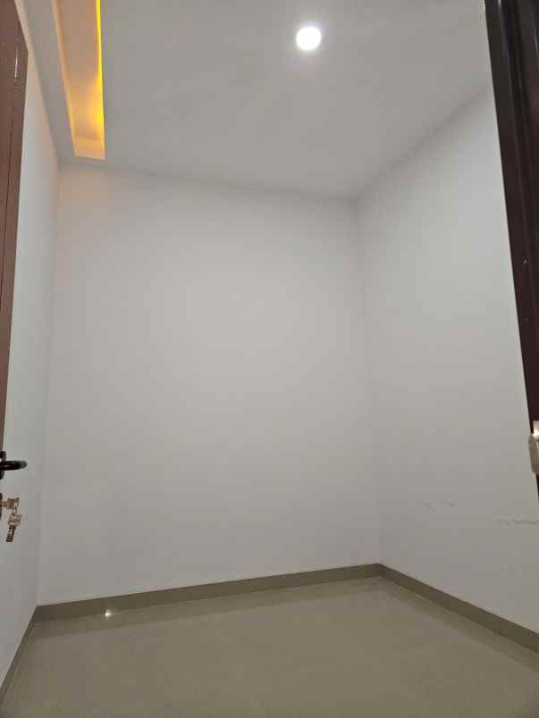 dijual rumah jl raya sirojul munir jati