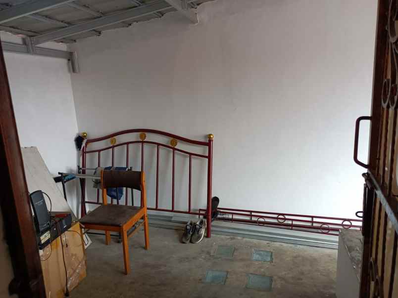 dijual rumah jl sadar raya jagakarsa