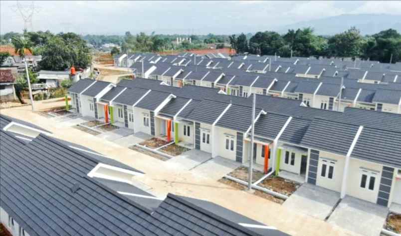 dijual rumah jl setusari desa jatisari