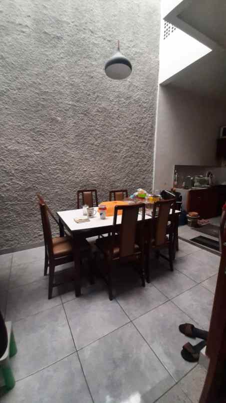 dijual rumah jl squash puri ayu