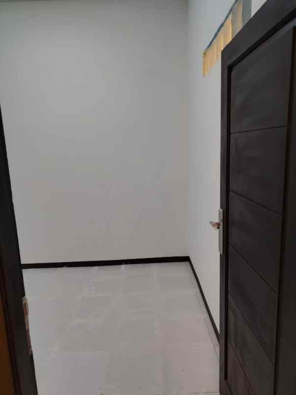 dijual rumah jl sukarela peninggilan