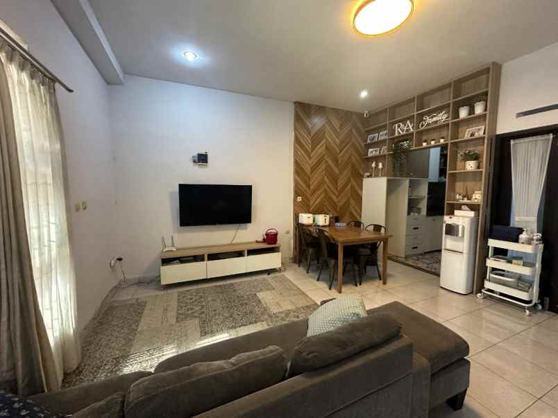 dijual rumah jl suryalaya cijagra