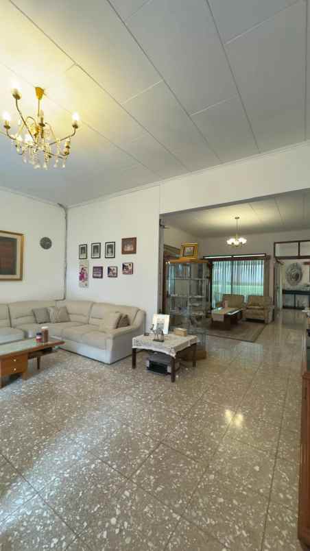 dijual rumah jl tubagus ismail dago bandung