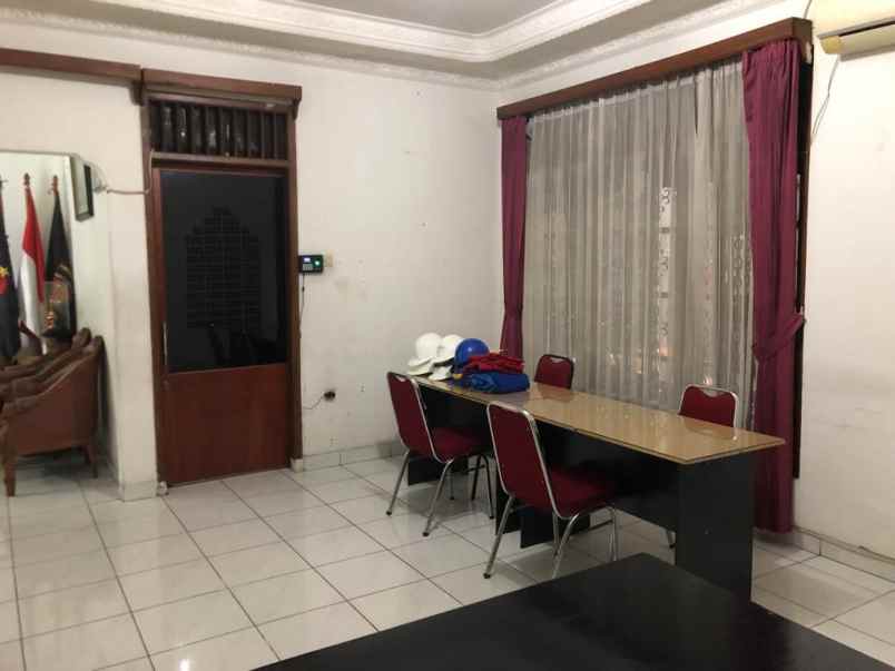 dijual rumah jln nusantara depok jaya