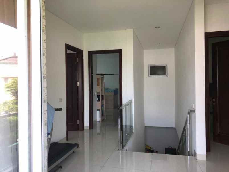 dijual rumah jln raya rawa buntu
