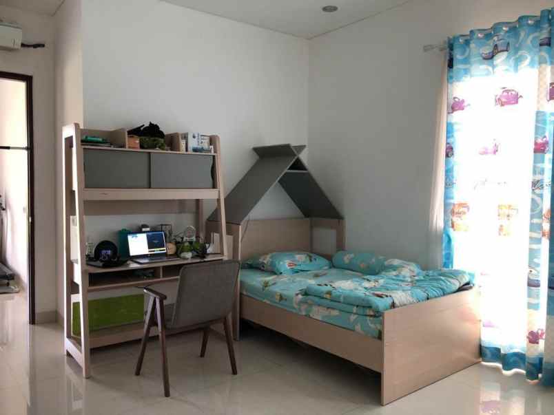 dijual rumah jln raya rawa buntu