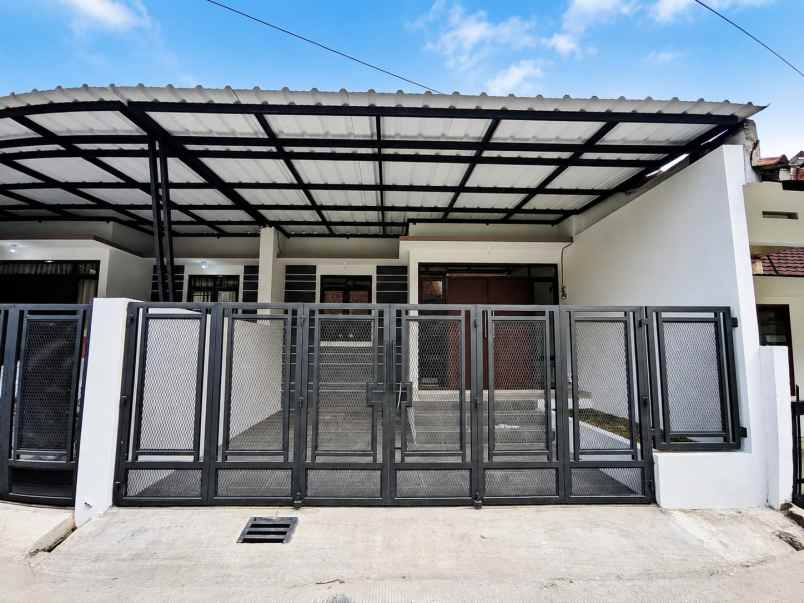dijual rumah jln saturnus selatan