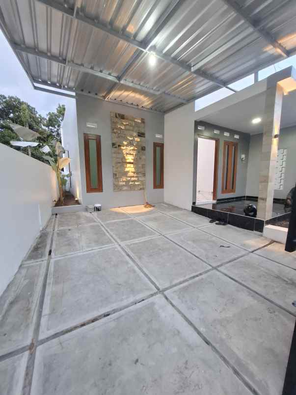 dijual rumah kalitirto