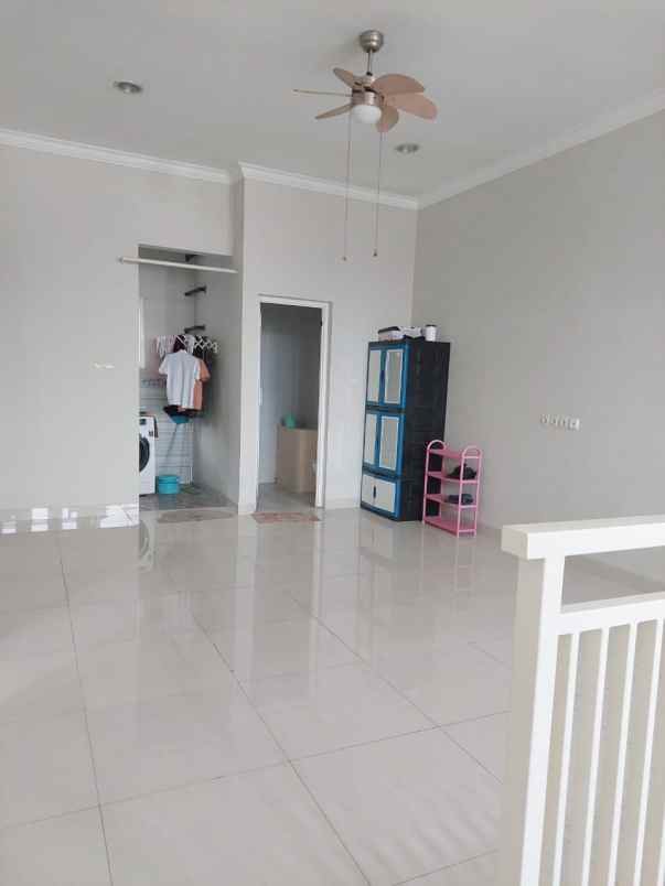 dijual rumah karah tama