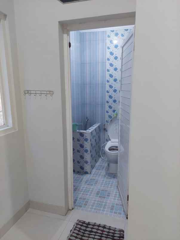 dijual rumah karah tama