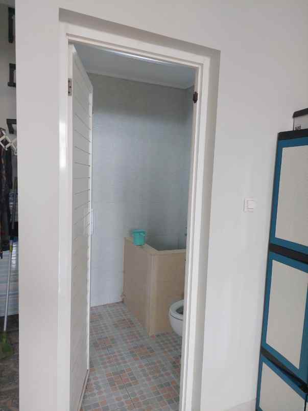 dijual rumah karah tama