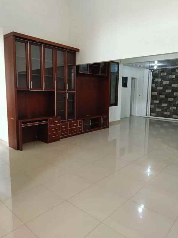 dijual rumah kemang pratama 2 bekasi