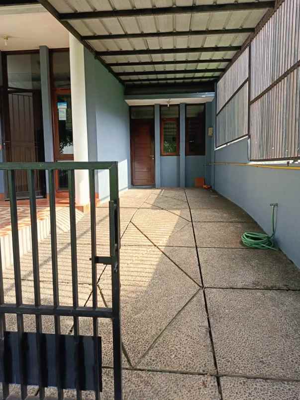 dijual rumah kemang pratama 2 bekasi
