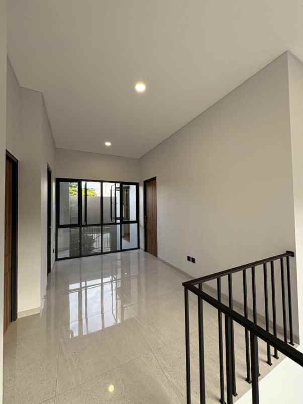 dijual rumah kencana loka bsd