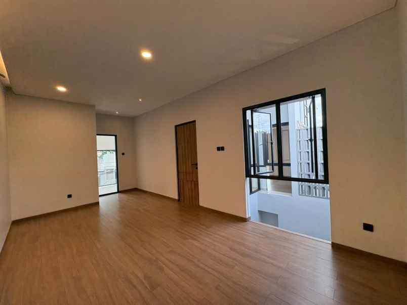 dijual rumah kencana loka bsd