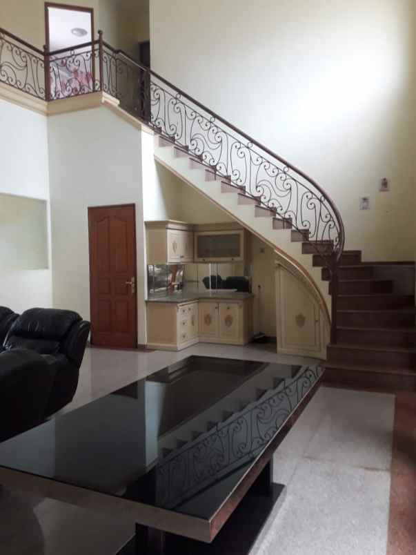 dijual rumah kenjeran p