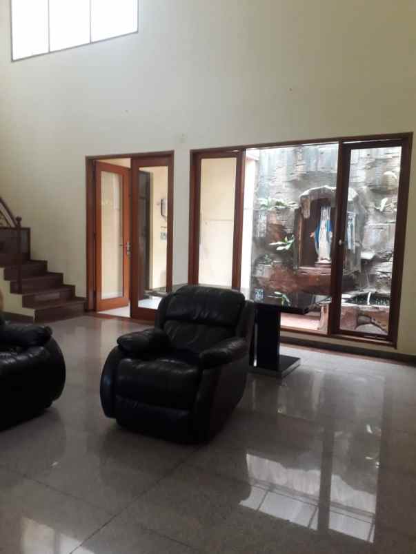 dijual rumah kenjeran p