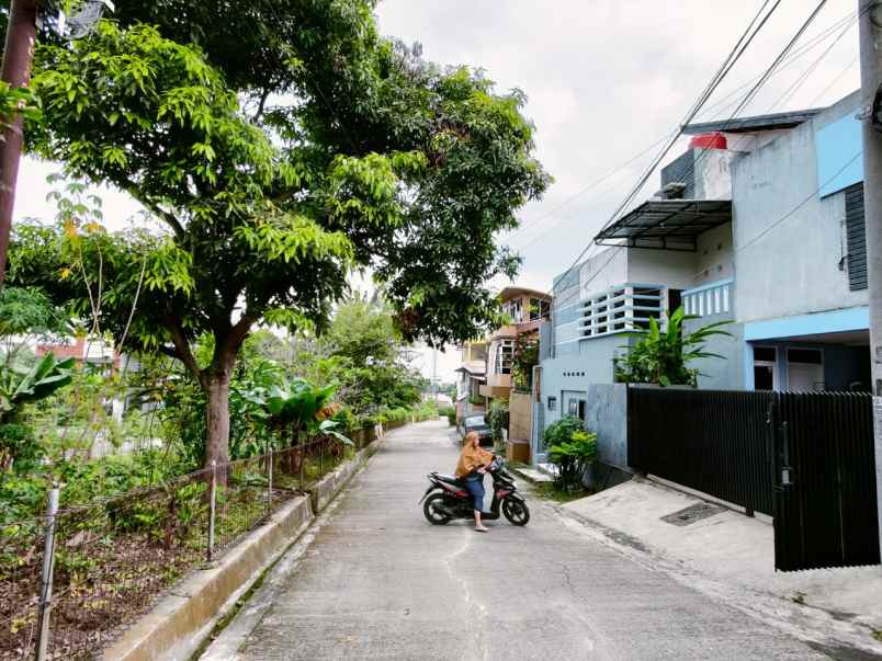 dijual rumah komplek giri mekar permai