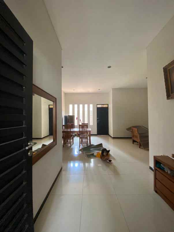 dijual rumah komplek grand sharon