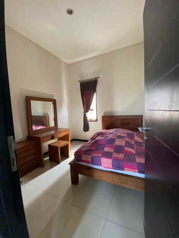 dijual rumah komplek grand sharon