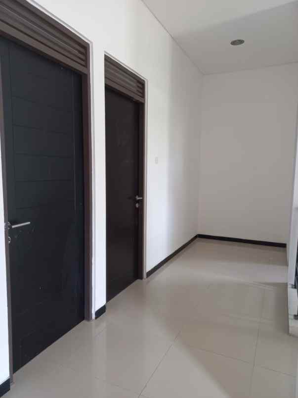 dijual rumah komplek grand sharon