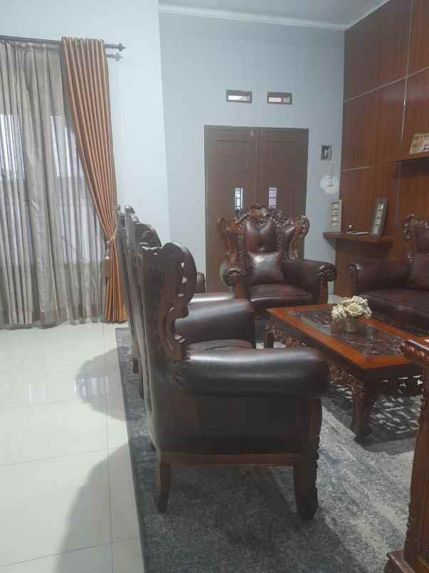 dijual rumah komplek haji gofur ngamprah