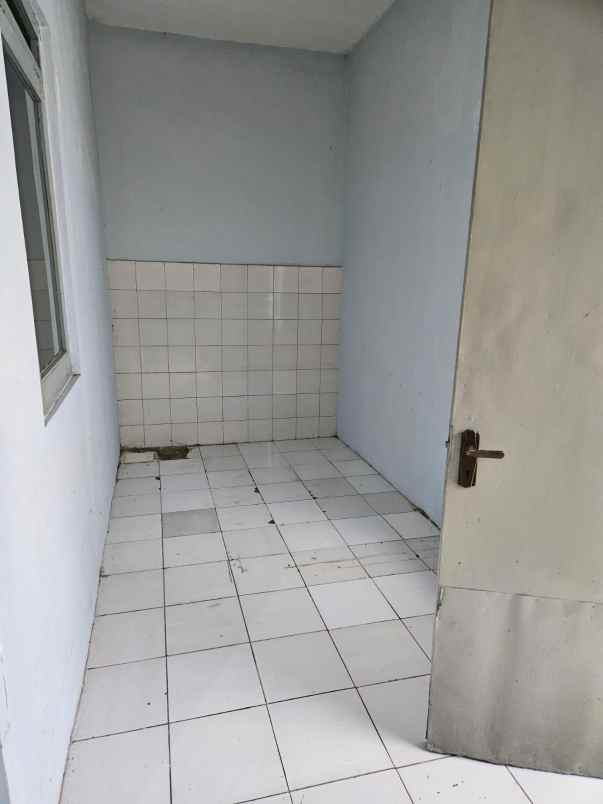 dijual rumah komplek sapta taruna