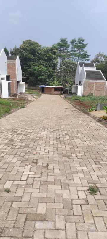 dijual rumah komplek taman bunga cilame