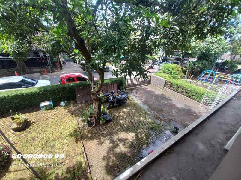 dijual rumah komplek taman sari bandung