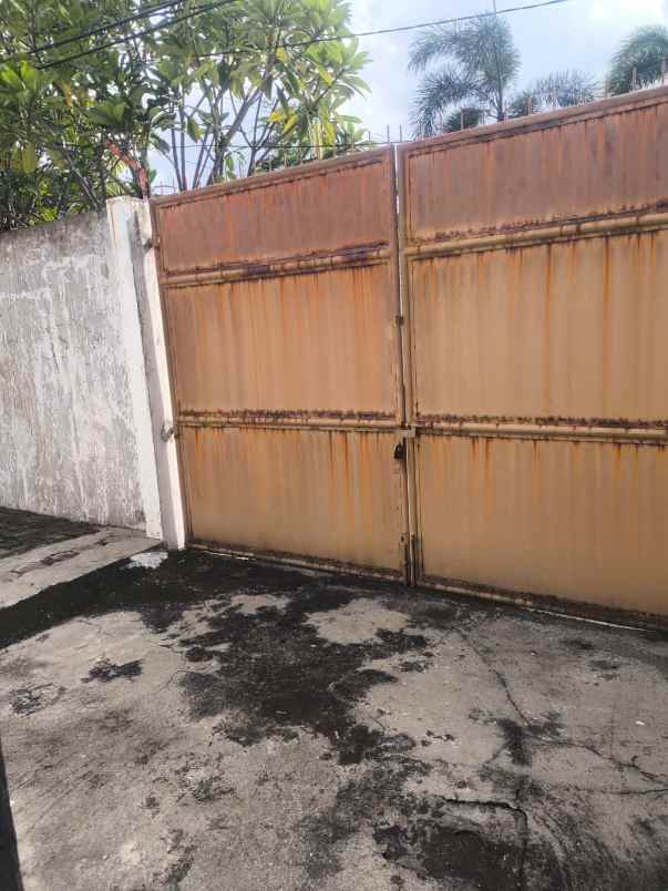 dijual rumah kutisari